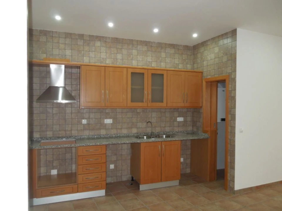 Moradia T5 para Venda em Santa Maria da Devesa Foto 2