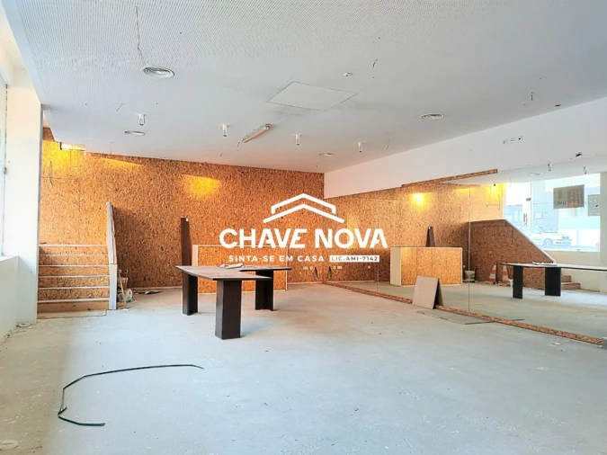 Loja para Arrendamento em Santa Maria da Feira, Travanca, Sanfins e Espargo Foto 1