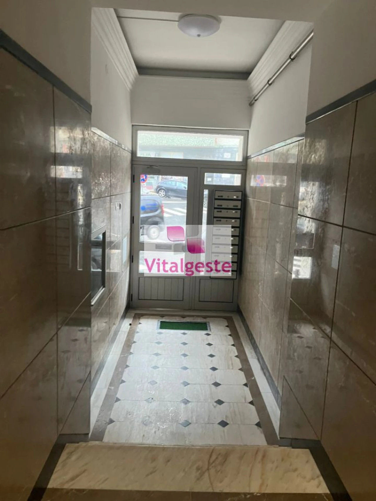 Apartamento T2 para Venda em Agualva e Mira-Sintra Foto 2