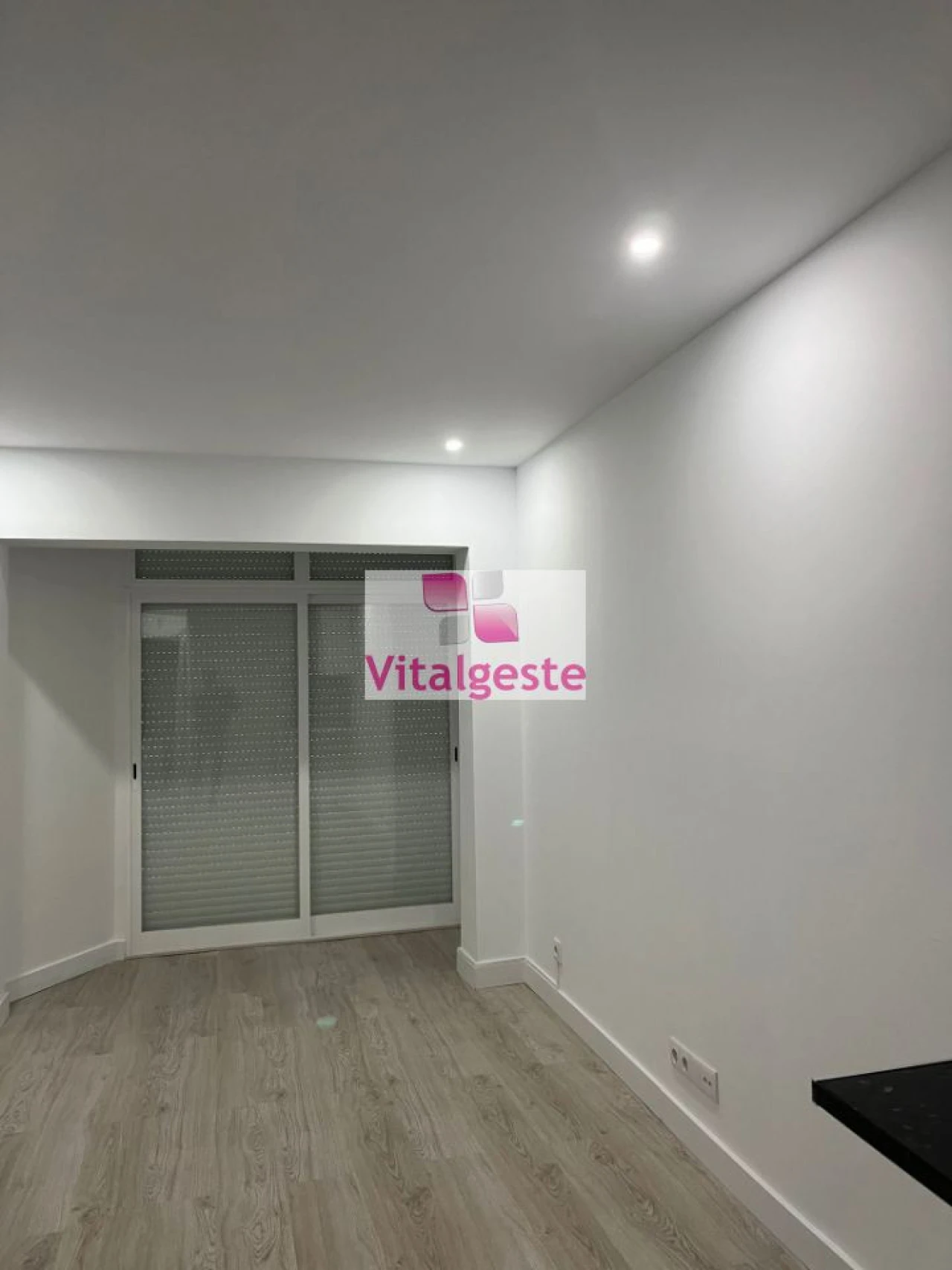 Apartamento T2 para Venda em Agualva e Mira-Sintra Foto 6