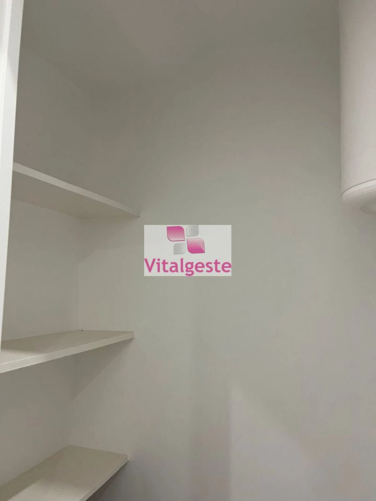 Apartamento T2 para Venda em Agualva e Mira-Sintra Foto 8