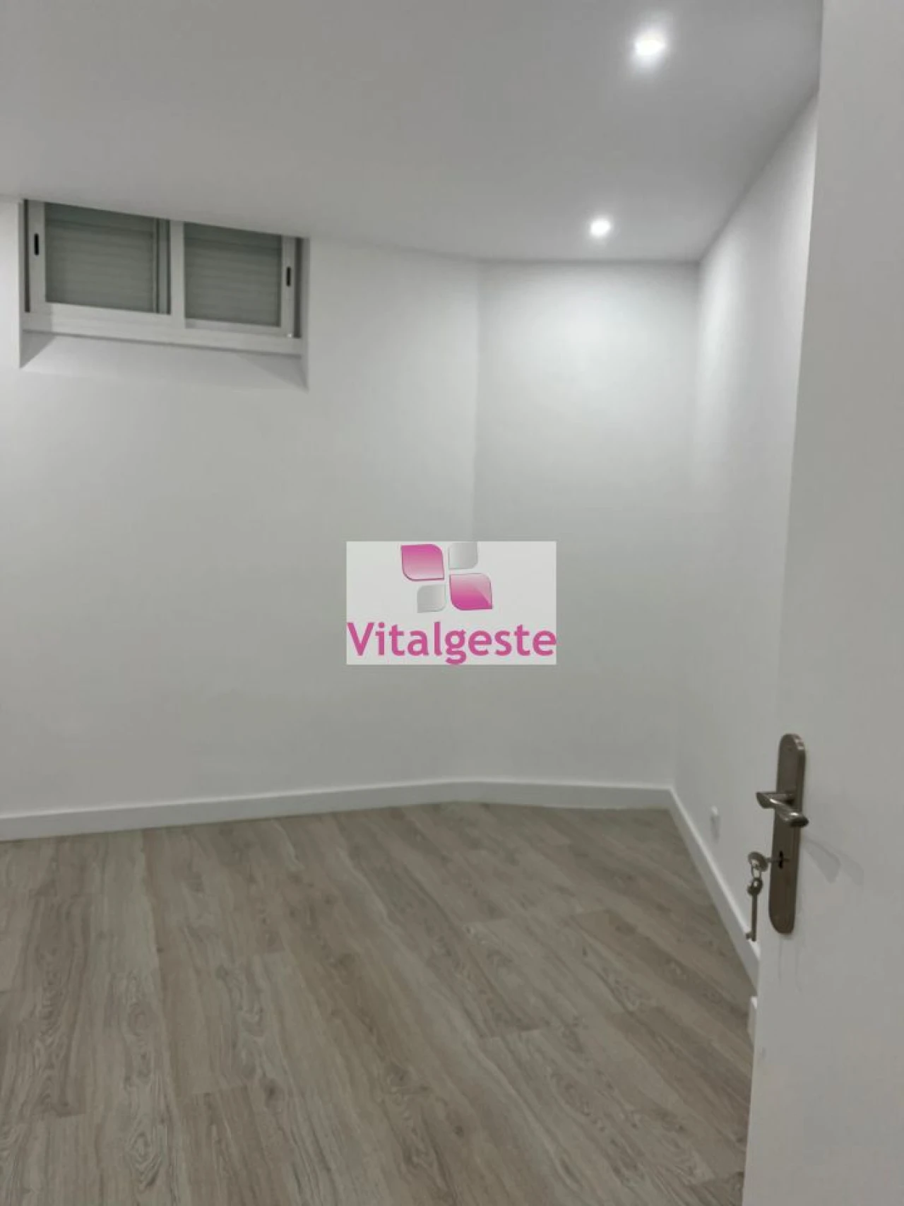 Apartamento T2 para Venda em Agualva e Mira-Sintra Foto 10