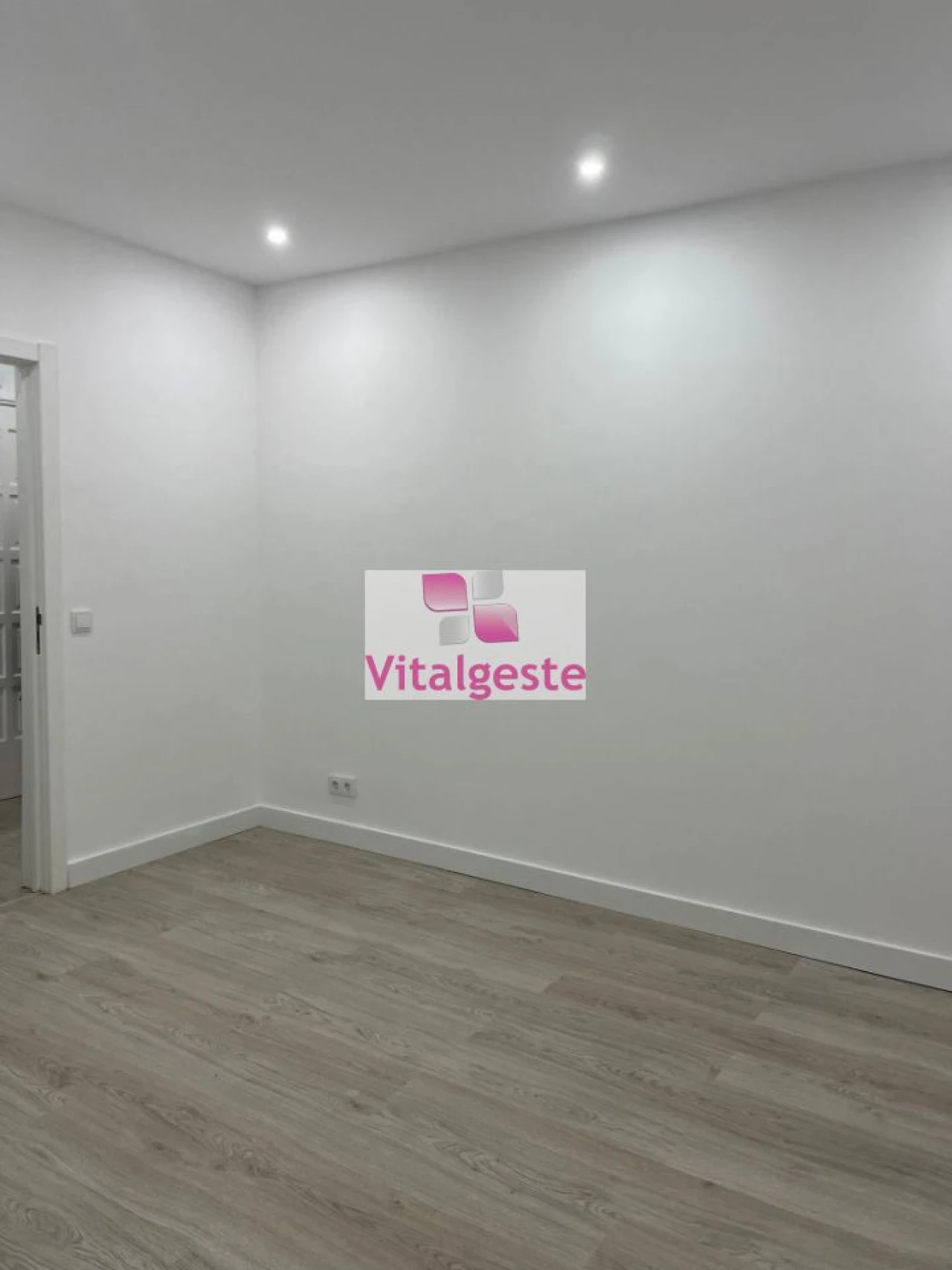 Apartamento T2 para Venda em Agualva e Mira-Sintra Foto 12