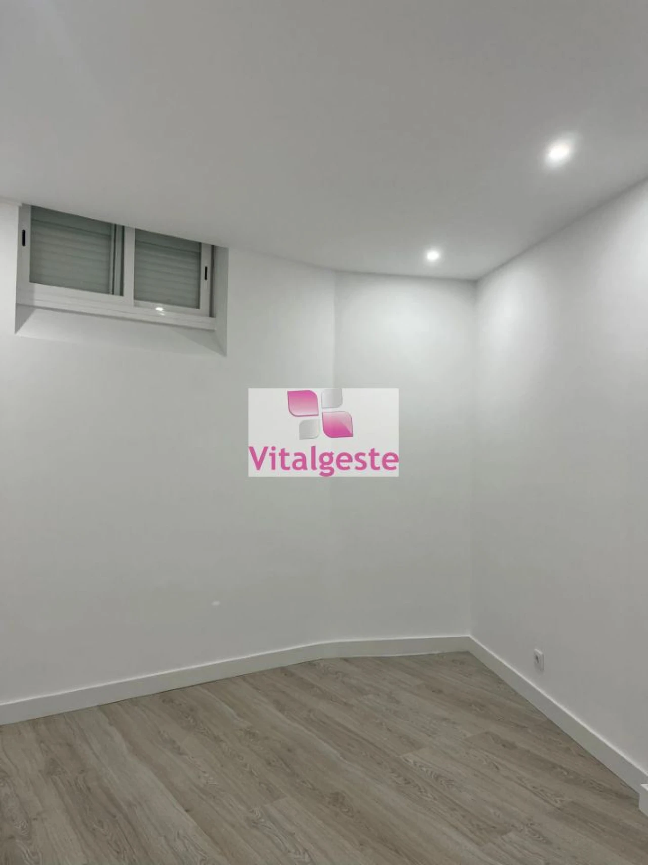 Apartamento T2 para Venda em Agualva e Mira-Sintra Foto 13