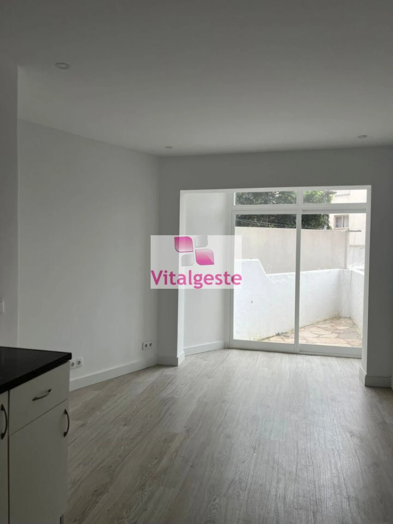 Apartamento T2 para Venda em Agualva e Mira-Sintra Foto 19