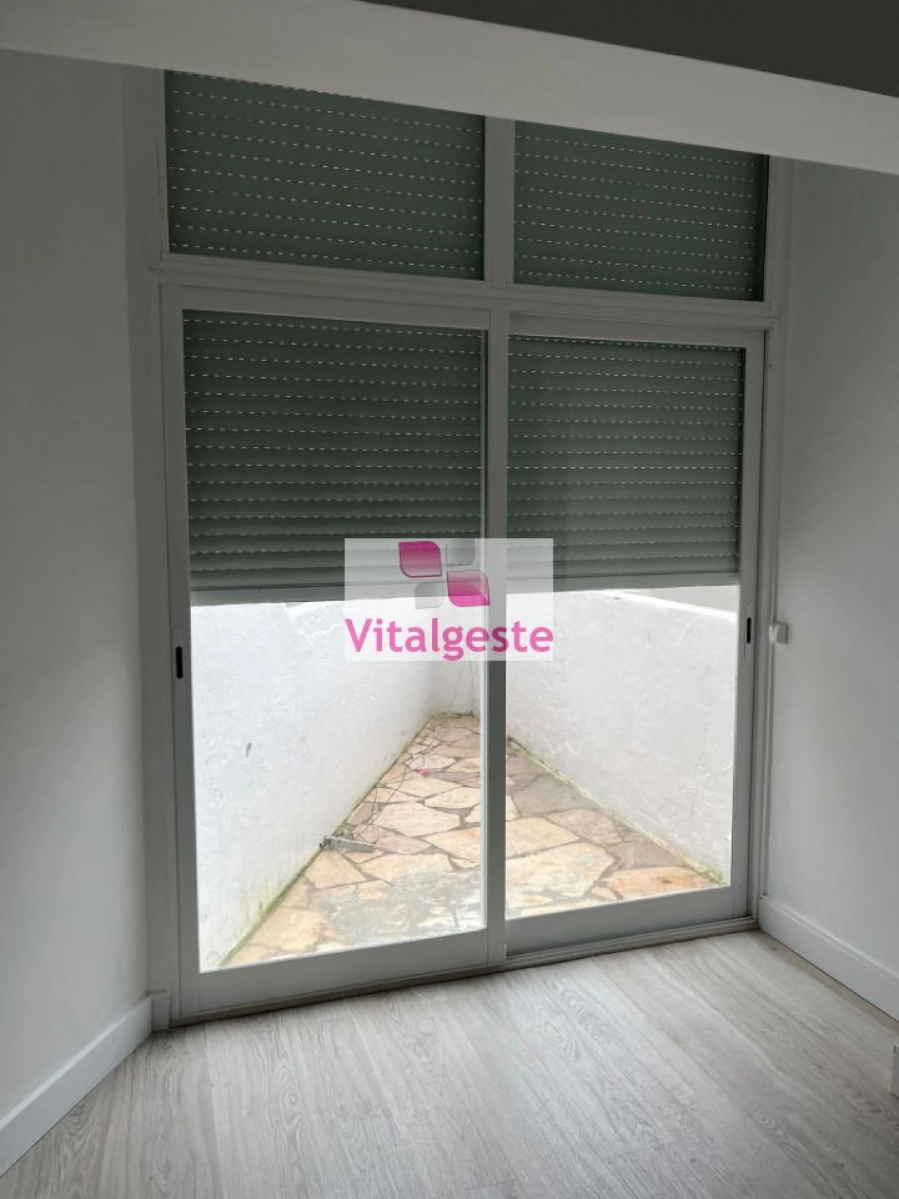 Apartamento T2 para Venda em Agualva e Mira-Sintra Foto 22