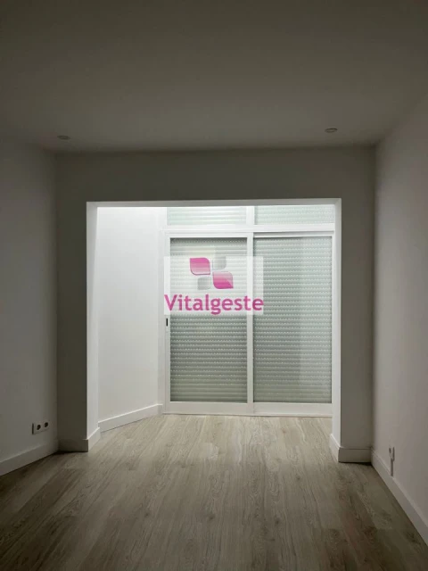 Apartamento T2 para Venda em Agualva e Mira-Sintra