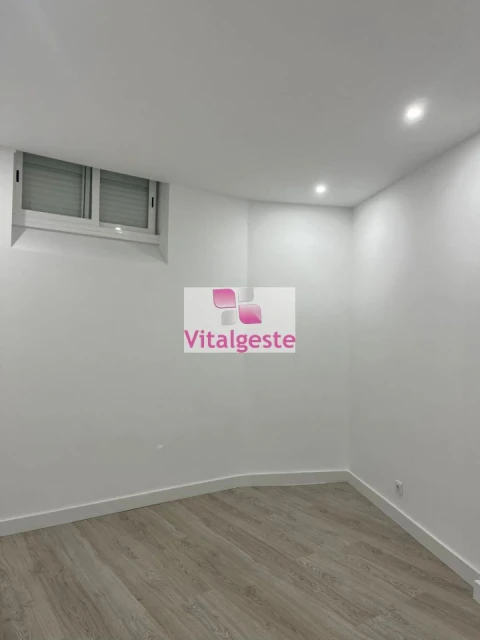 Apartamento T2 para Venda em Agualva e Mira-Sintra