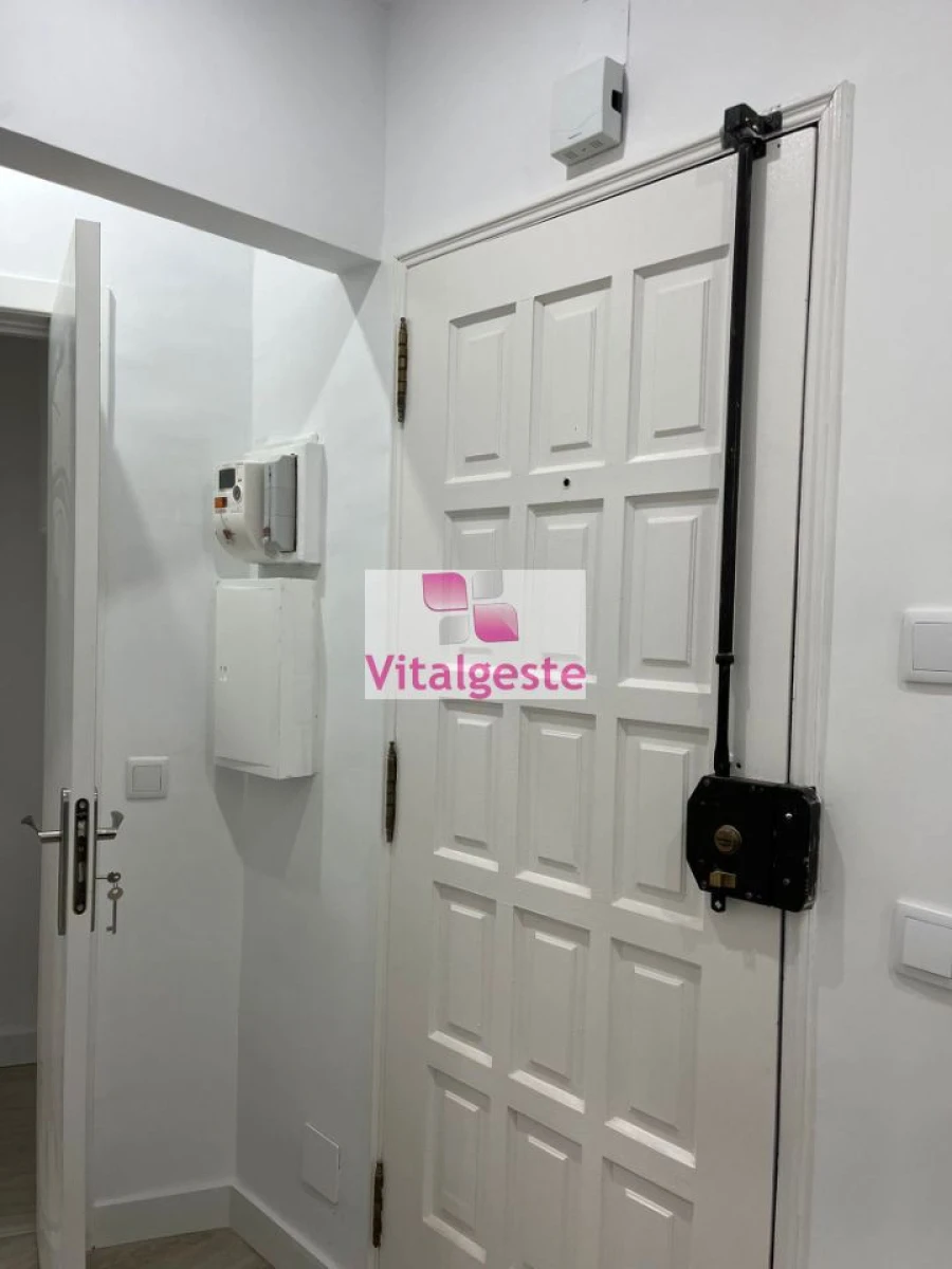 Apartamento T2 para Venda em Agualva e Mira-Sintra Foto 7