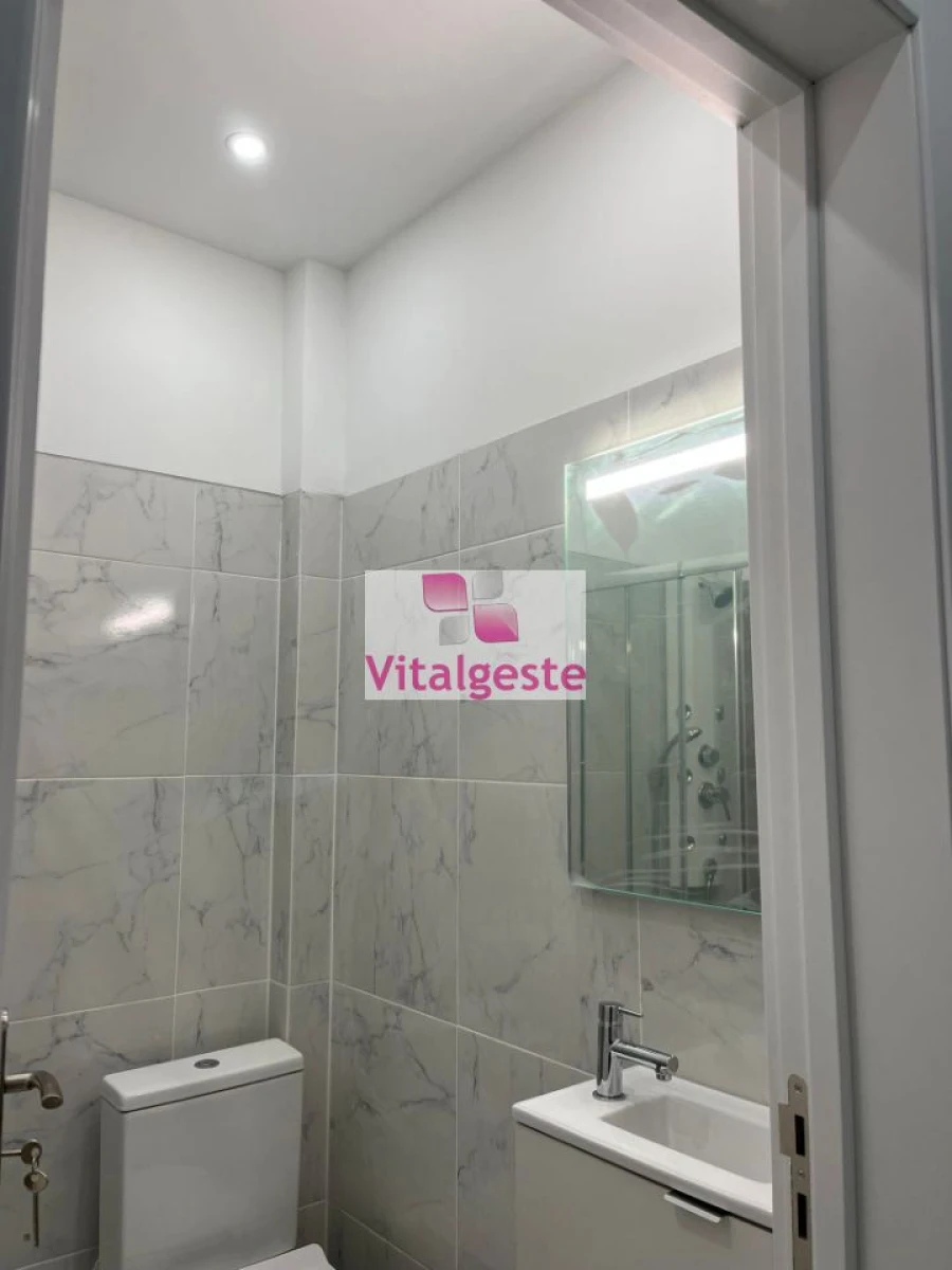Apartamento T2 para Venda em Agualva e Mira-Sintra Foto 14