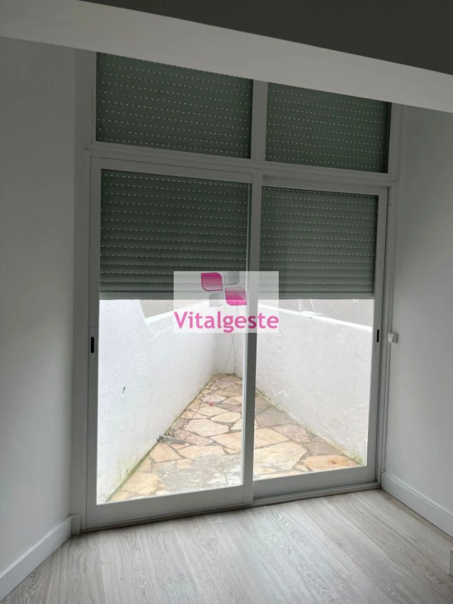 Apartamento T2 para Venda em Agualva e Mira-Sintra Foto 23