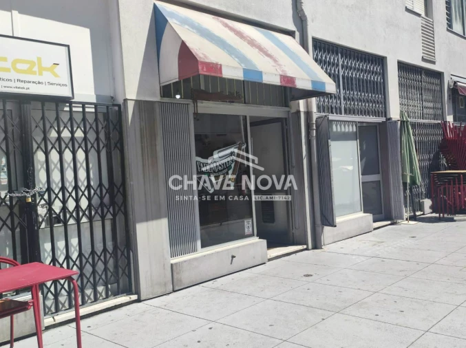 Loja para Trespasse em Vilar de Andorinho