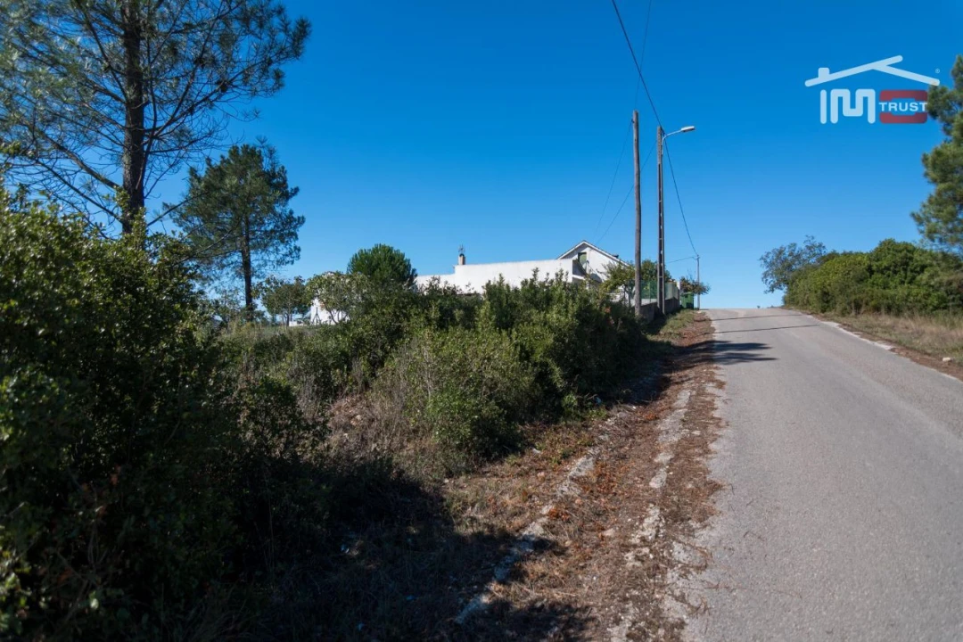 Terreno P/ Prédio para Venda em Seiça Foto 4