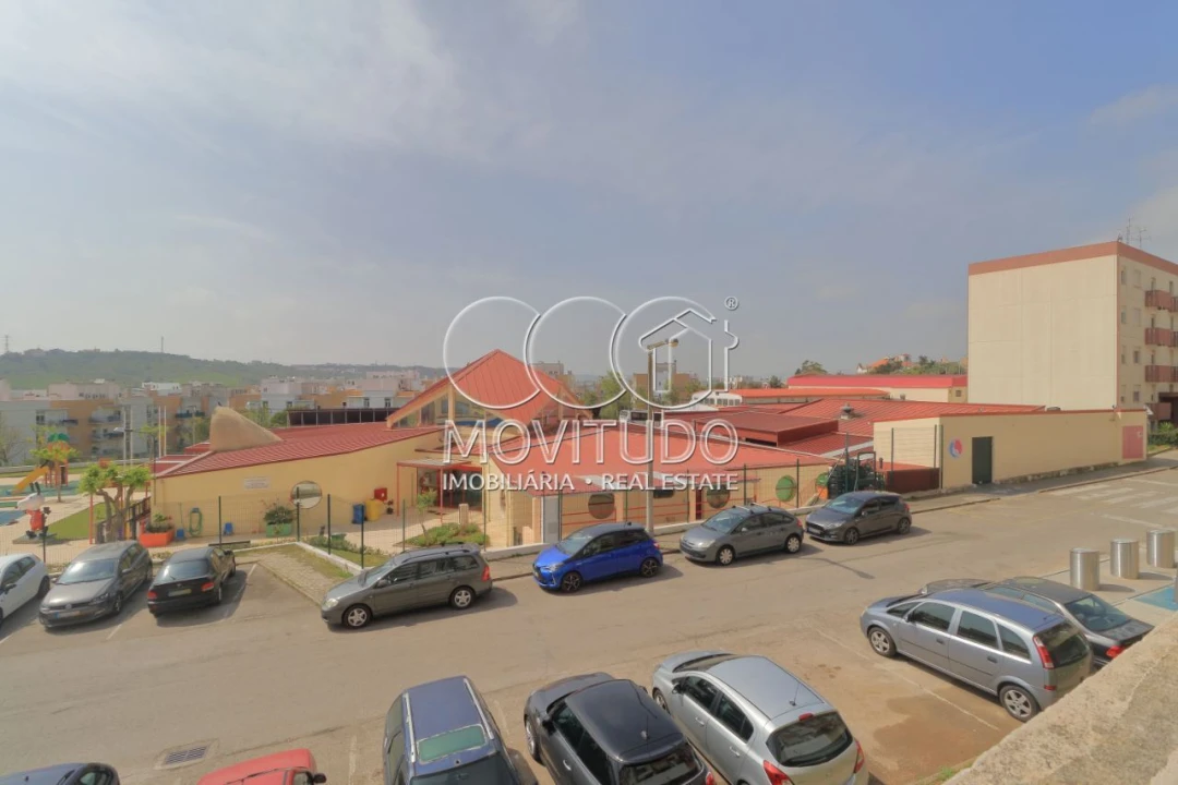 Loja para Arrendamento em Vialonga Foto 19