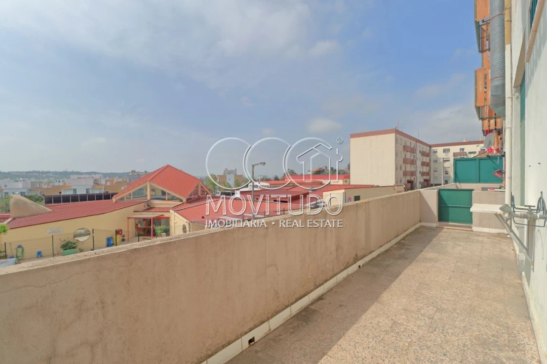 Loja para Arrendamento em Vialonga Foto 20