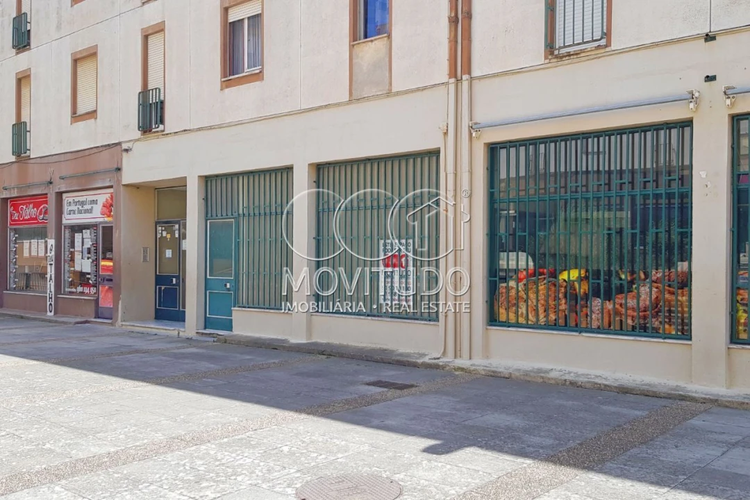 Loja para Arrendamento em Vialonga Foto 21