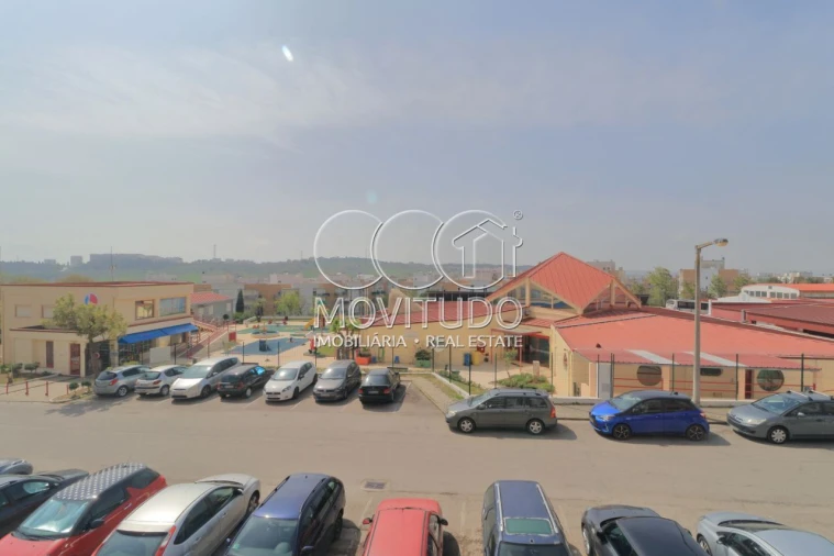 Loja para Arrendamento em Vialonga Foto 18