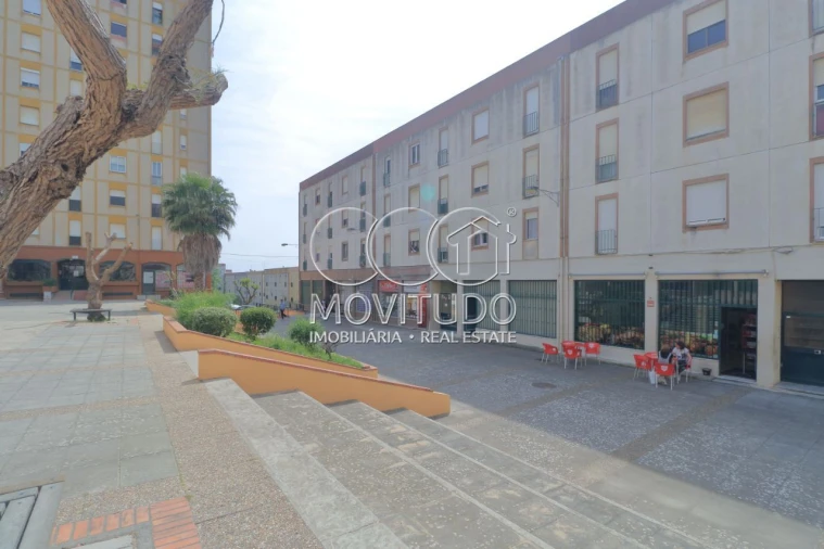 Loja para Arrendamento em Vialonga Foto 22