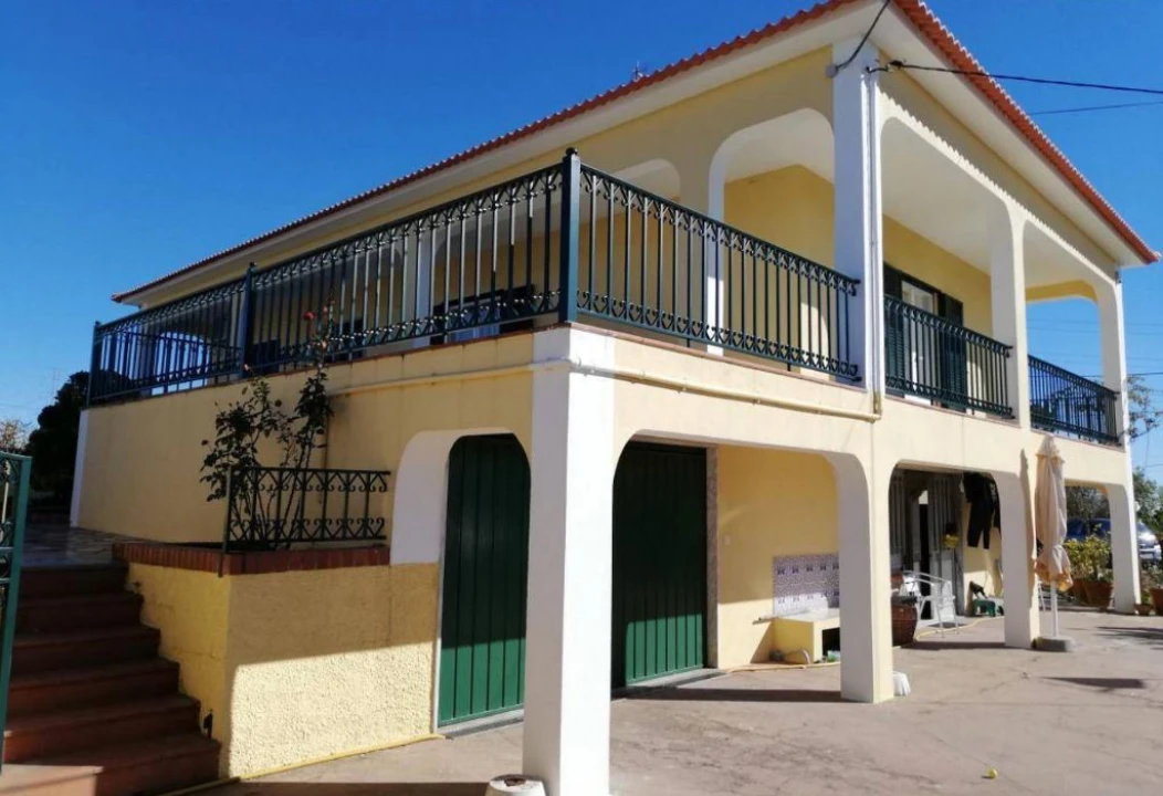 Moradia T6 para Venda em Benquerenças Foto 1