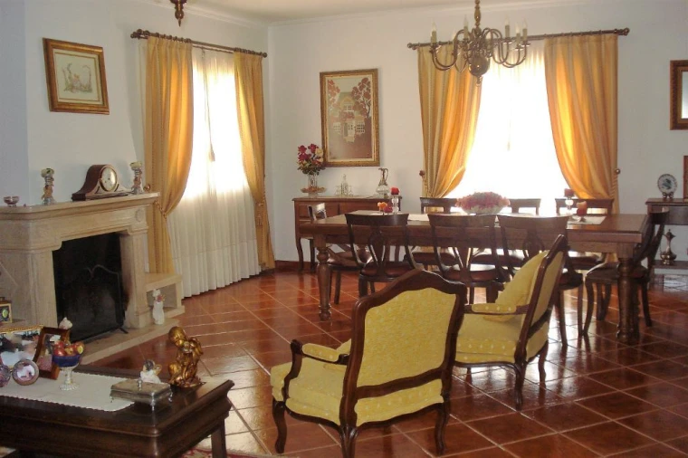 Moradia T6 para Venda em Benquerenças Foto 4