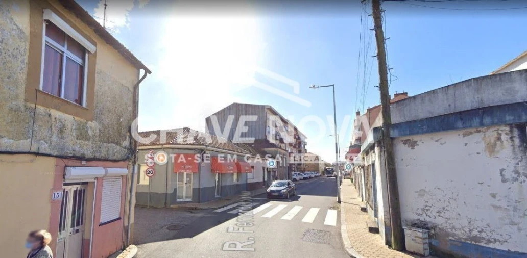 Terreno P/ Prédio para Venda em Arcozelo Foto 1