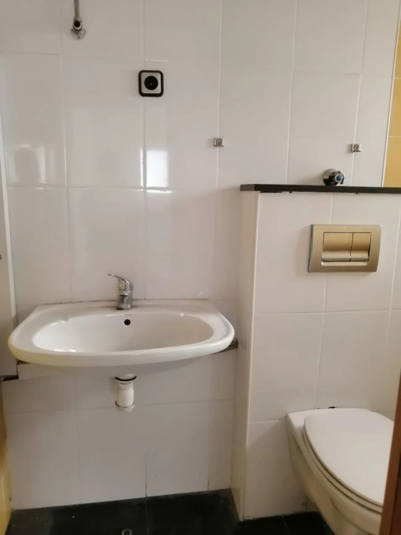 Moradia T2 para Venda em Assunção, Ajuda, Salvador e Santo Ildefonso Foto 8