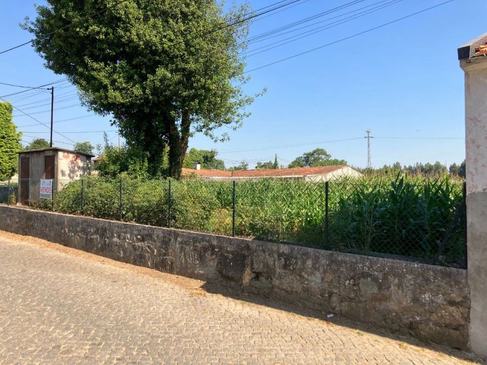 Terreno para Venda em Arcozelo Foto 3