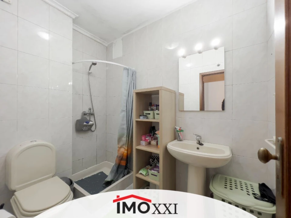 Apartamento T2 para Venda em Anta e Guetim Foto 13