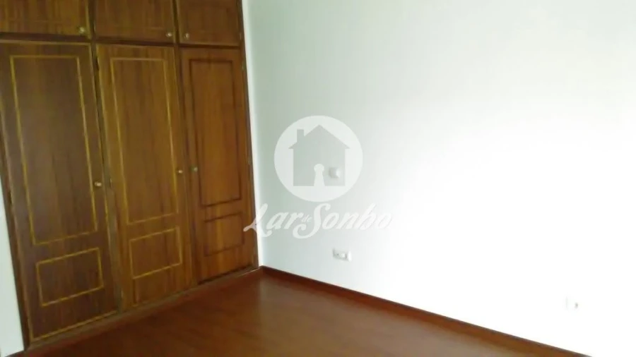 Apartamento T3 para Venda em Poiares (Santo Andre) Foto 8