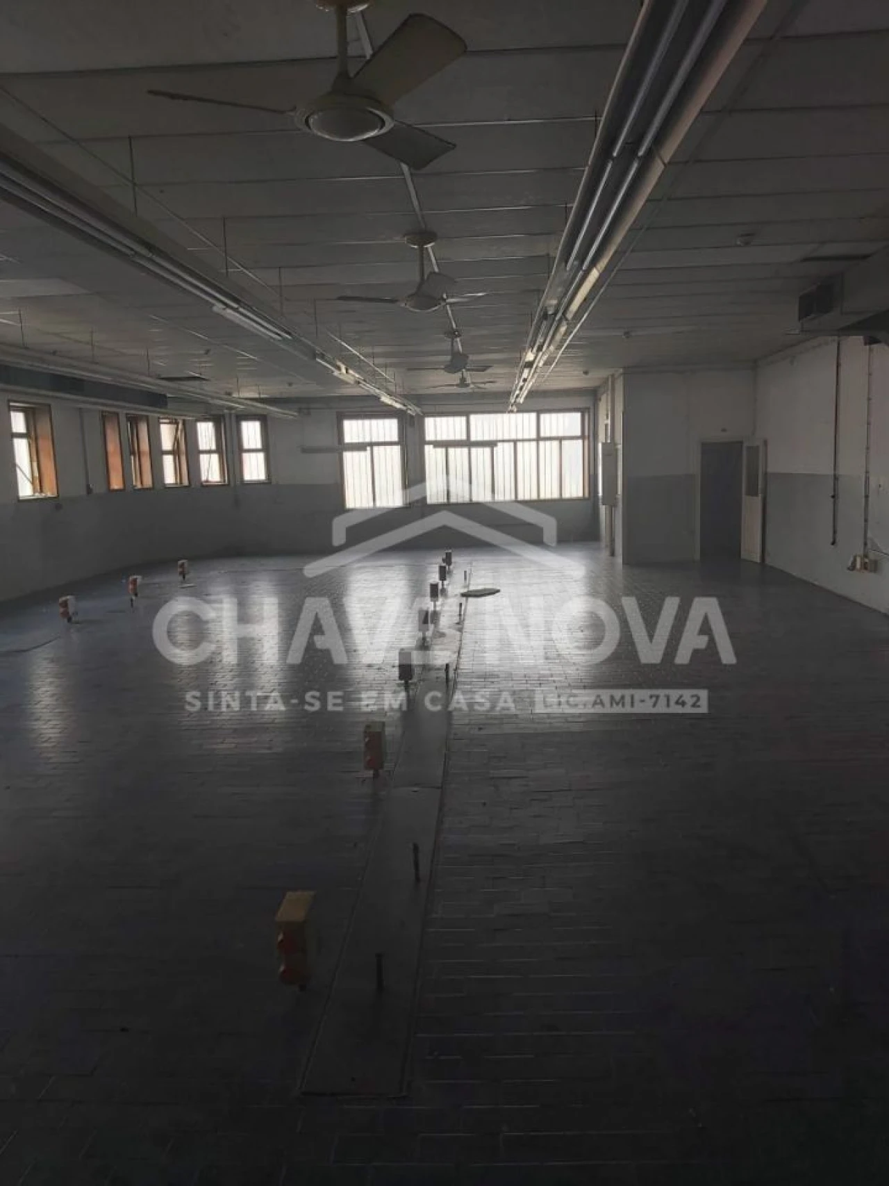 Armazém para Venda em Oliveira do Douro Foto 1