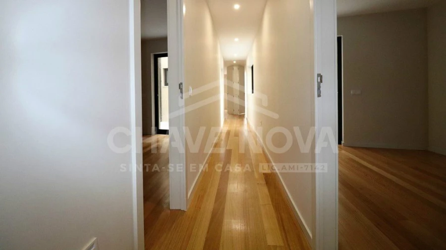 Apartamento T4 para Venda em Aguçadoura e Navais Foto 2