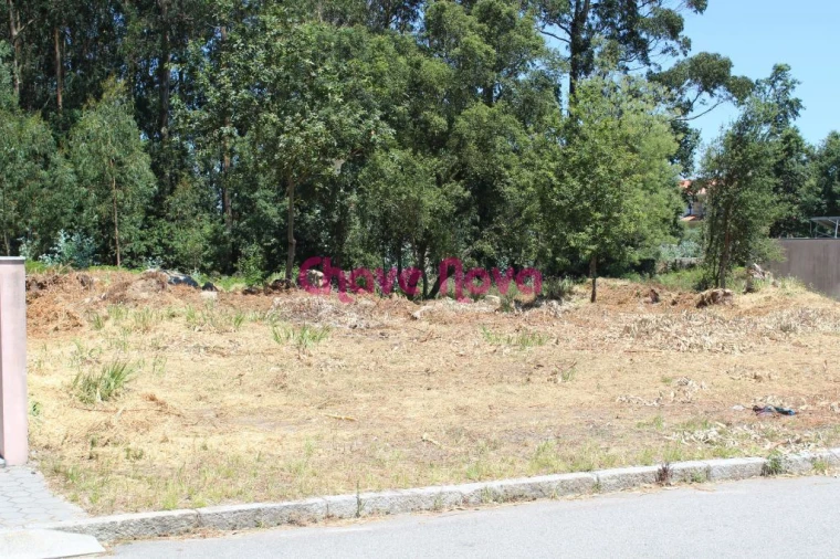 Terreno para Venda em Arcozelo Foto 1