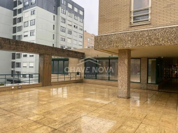 Loja para Venda em Lordelo do Ouro e Massarelos