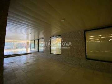 Loja para Venda em Lordelo do Ouro e Massarelos