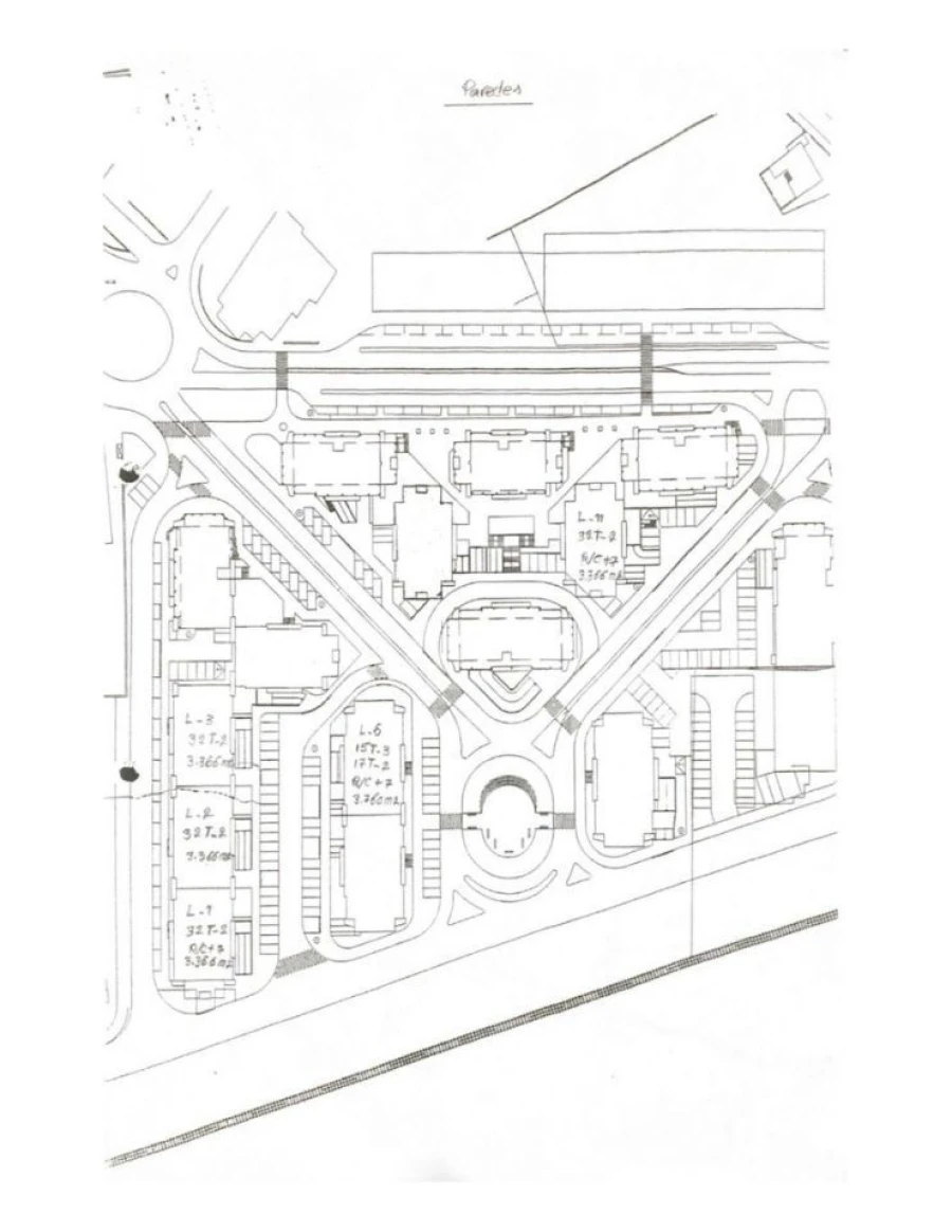 Terreno P/ Prédio para Venda em Paredes Foto 3