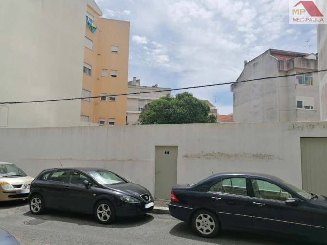 Terreno Misto para Venda em Agualva e Mira-Sintra Foto 2