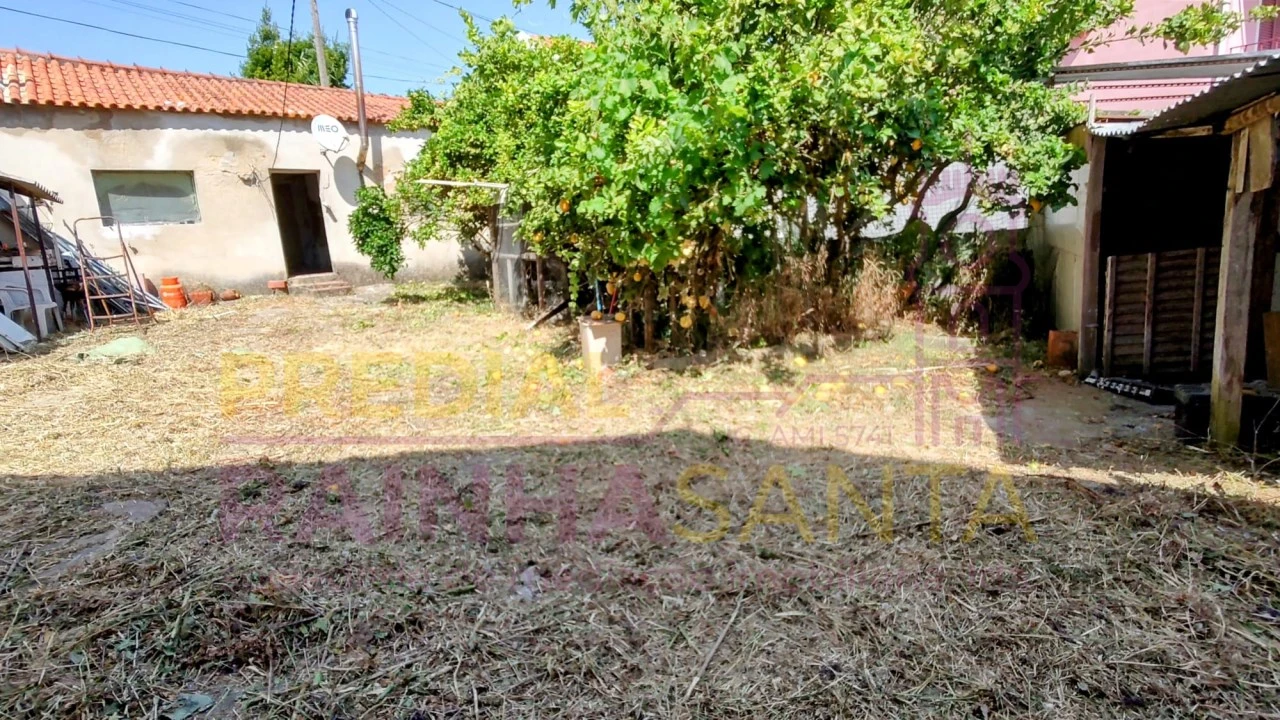 Moradia T3 para Venda em Aveiras de Baixo Foto 7