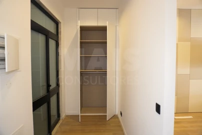Apartamento T1 para Venda em Massamá e Monte Abraão