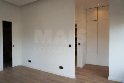 Apartamento T1 para Venda em Massamá e Monte Abraão