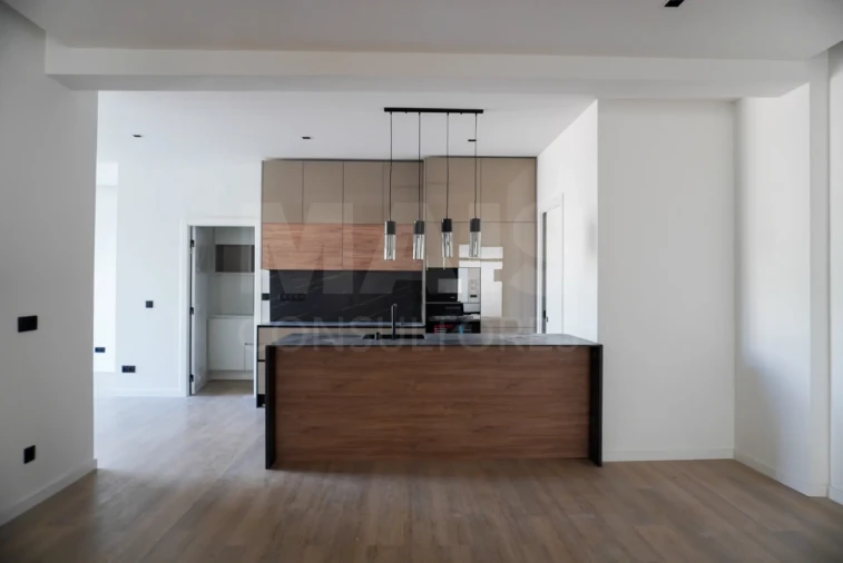 Apartamento para Venda em Massamá e Monte Abraão Foto 10