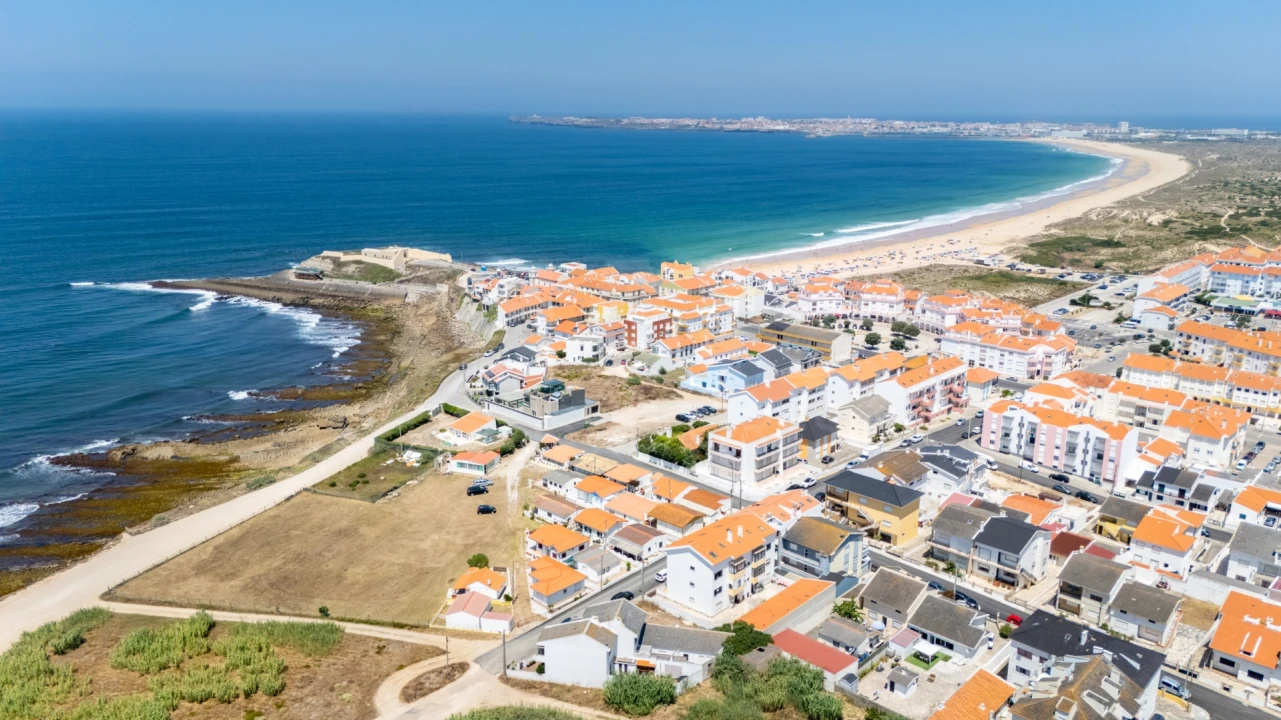 Terreno para Venda em Atouguia da Baleia Foto 3
