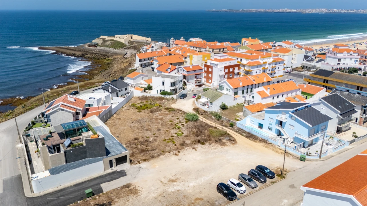 Terreno para Venda em Atouguia da Baleia Foto 1
