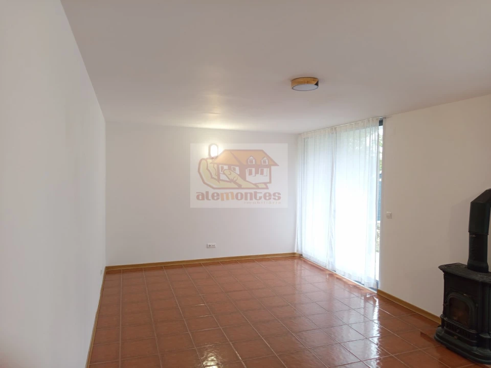 Moradia T2 para Venda em Torrão Foto 5