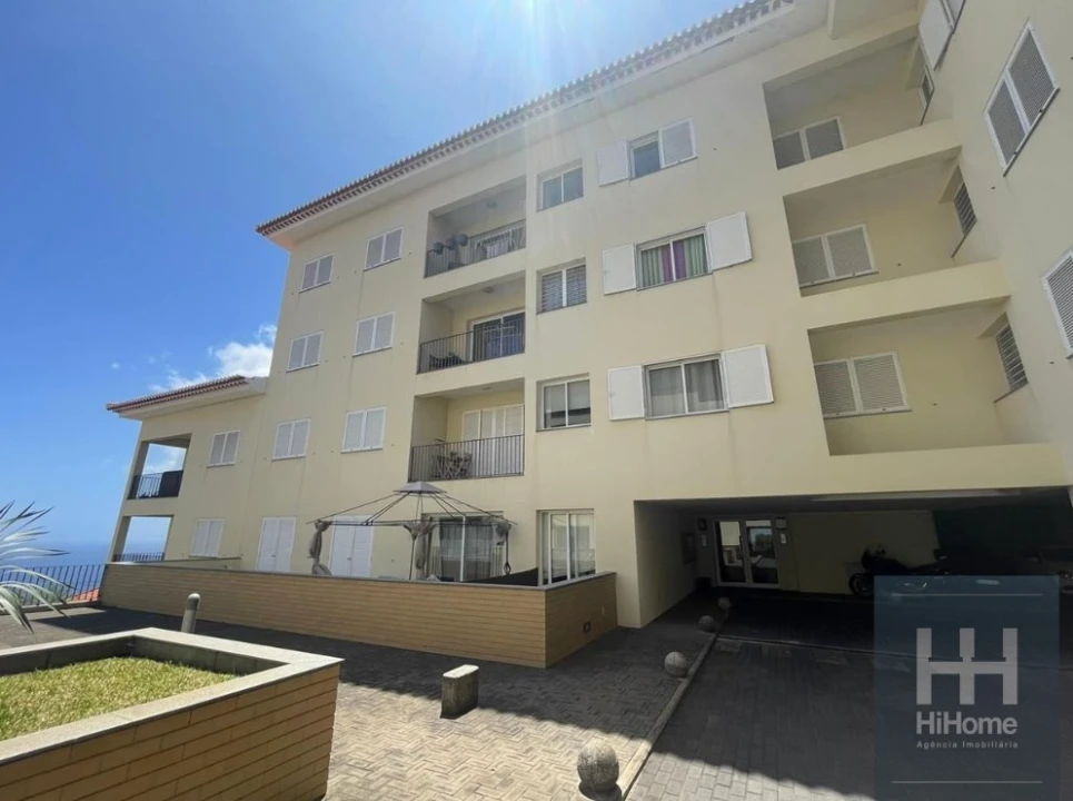 Apartamento T2 para Venda em Caniço Foto 3