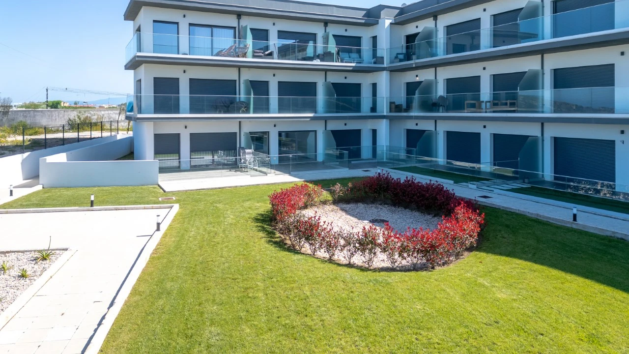 Apartamento T1 para Venda em Nazare Foto 12