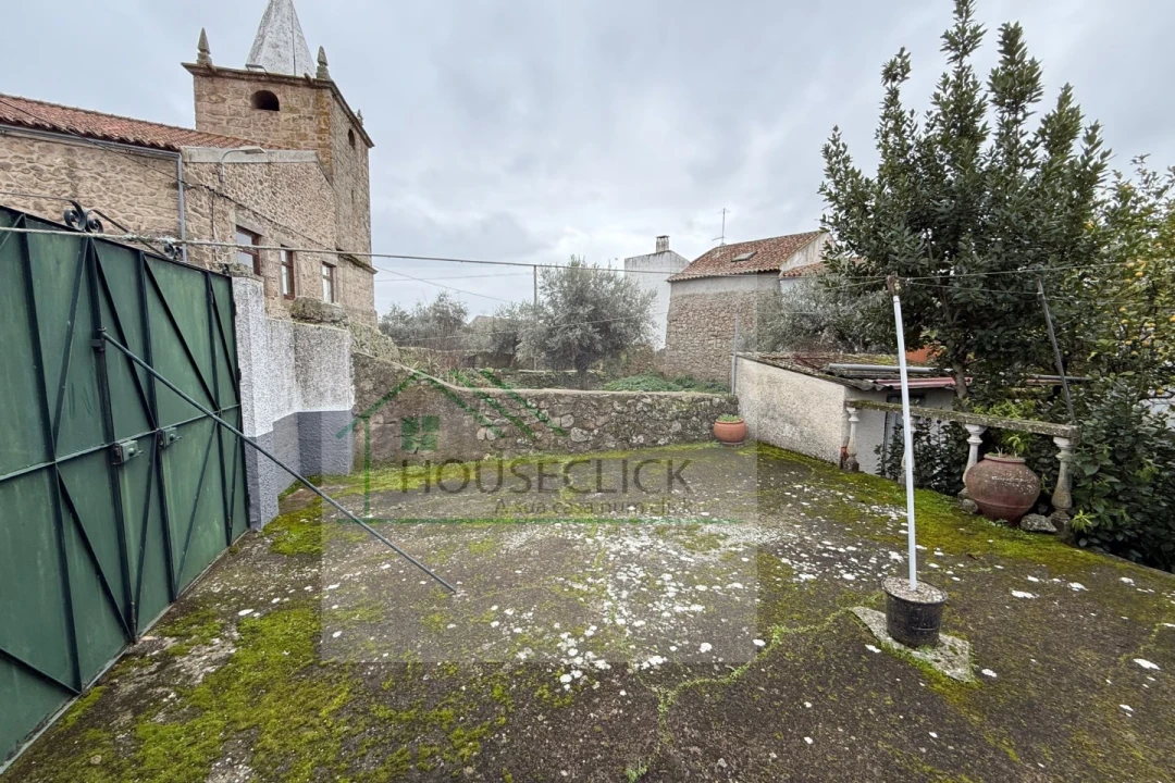 Moradia T4 para Venda em Monfortinho e Salvaterra do Extremo Foto 24