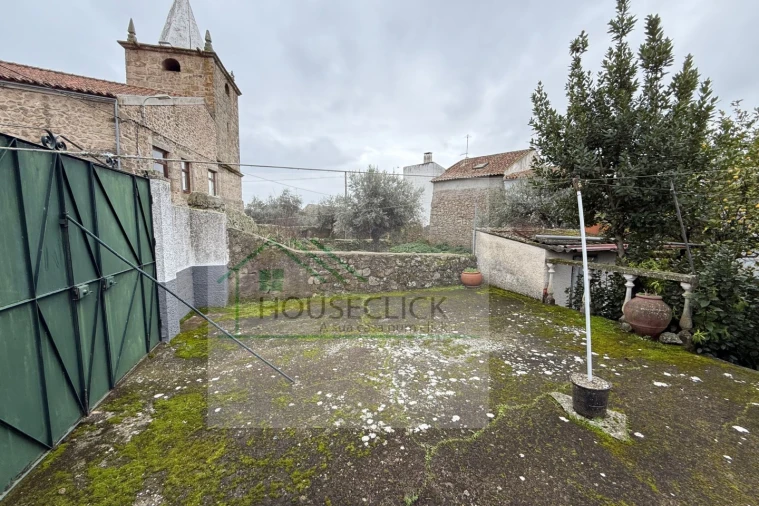 Moradia T4 para Venda em Monfortinho e Salvaterra do Extremo Foto 24