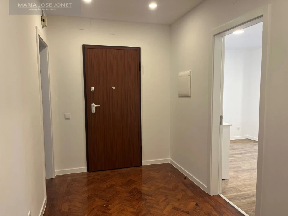Apartamento T3 para Arrendamento em Avenidas Novas Foto 8