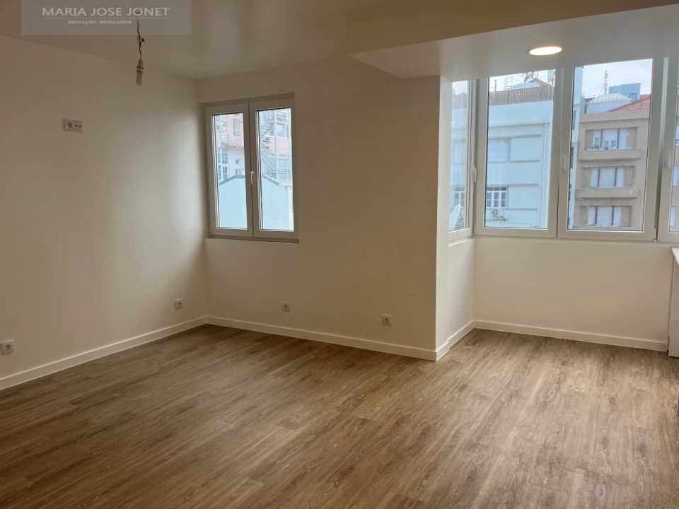 Apartamento T3 para Arrendamento em Avenidas Novas Foto 35