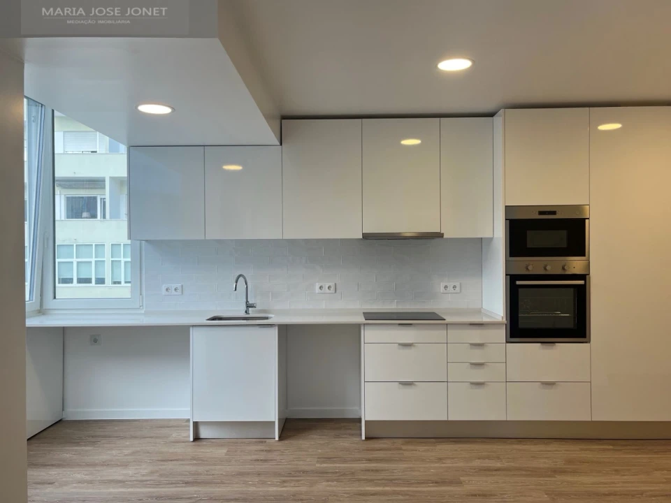 Apartamento T3 para Arrendamento em Avenidas Novas Foto 28